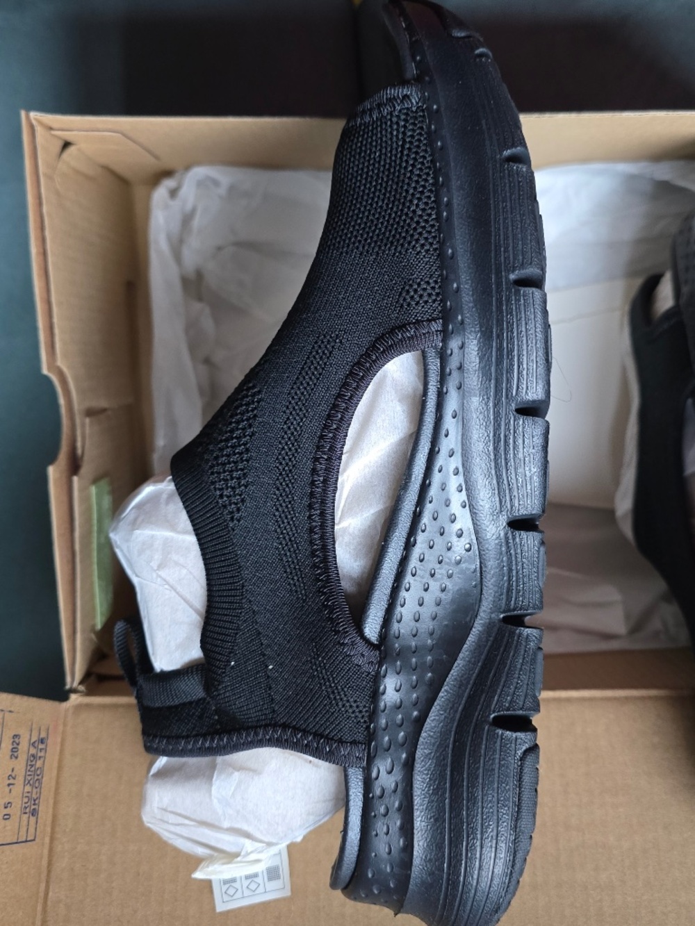 Skechers Arch-Fit City Catch Black Sandals sz 7 NIB